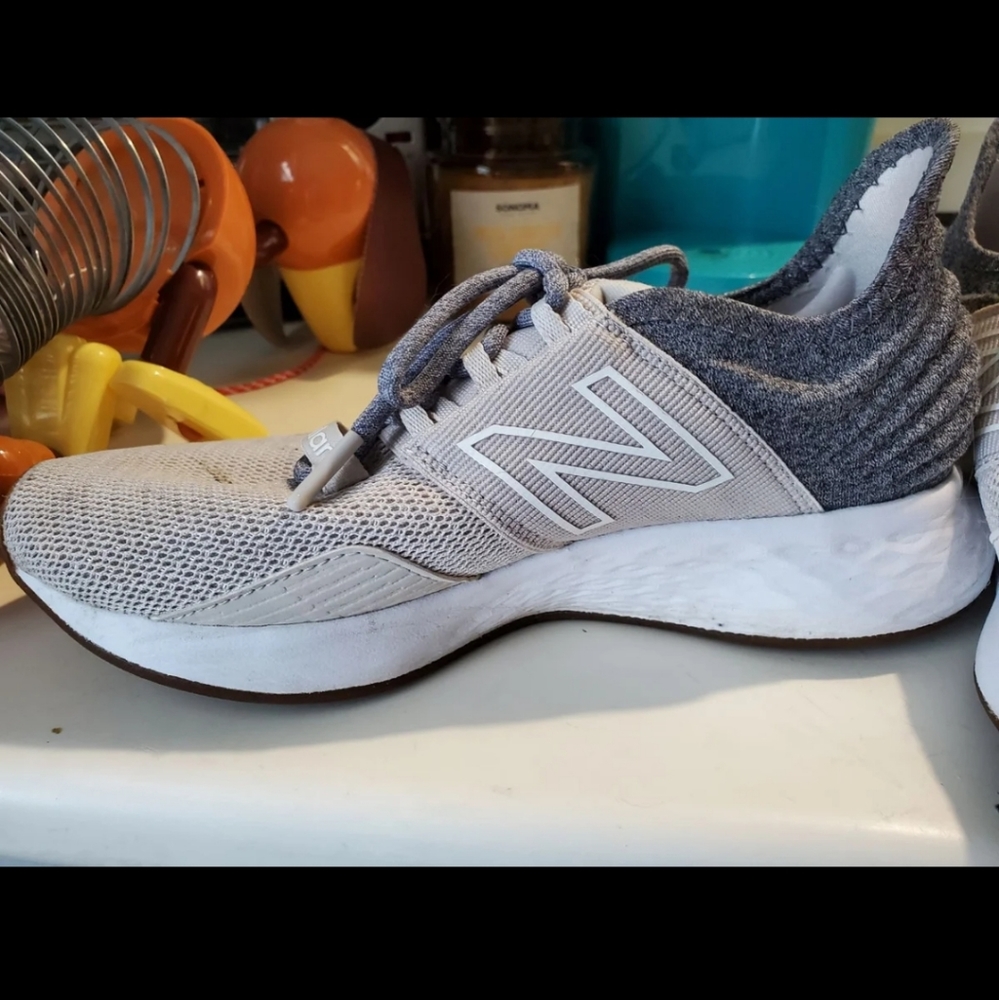 Women's size 6.5 new balance sneakers